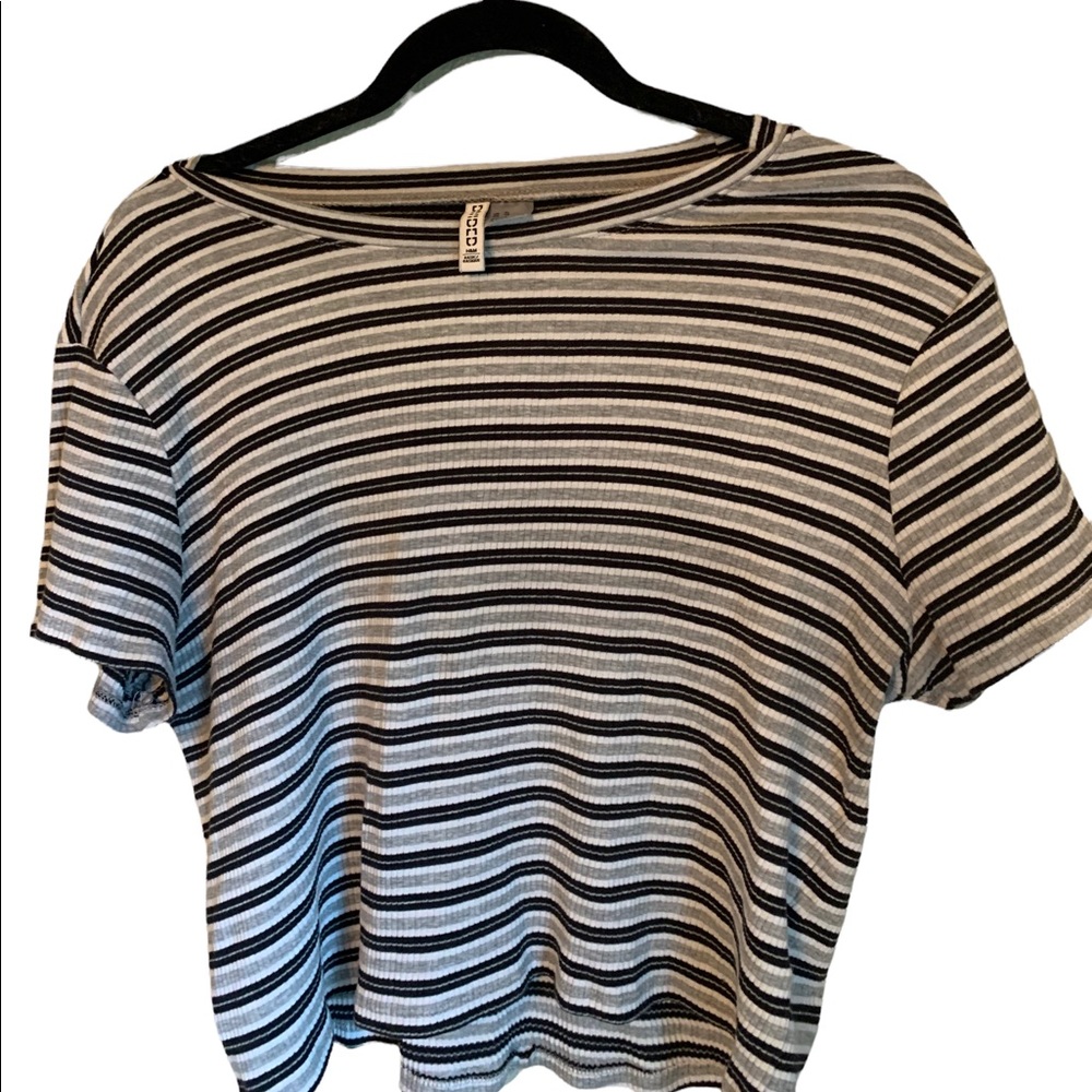 H&M “DIVIDED” Striped Crop-Top; Size XL
